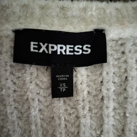 Express Size XS Cropped V Neck Sweater Chenille Ribbed Knit Ivory Oversized Boxy - Picture 3 of 3